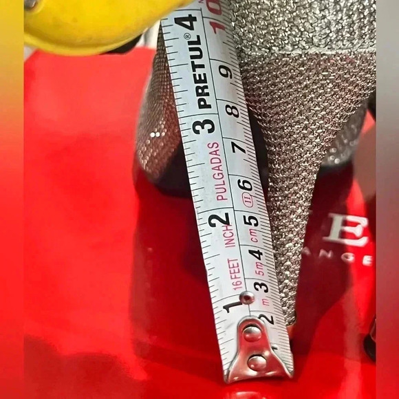 Guess  heels size 5.5 New with box - Picture 5 of 13